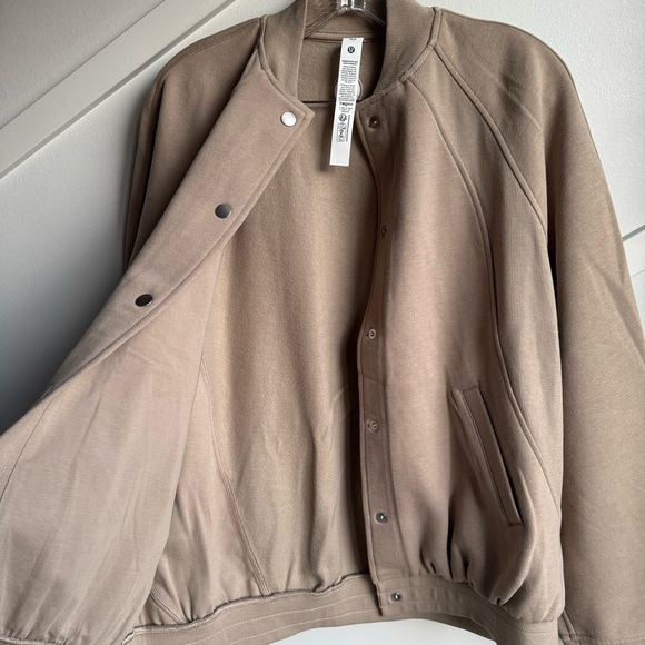 Lululemon Scuba Oversized Collegiate Jacket Women's Tan Bomber XS oversized - Picture 9 of 11